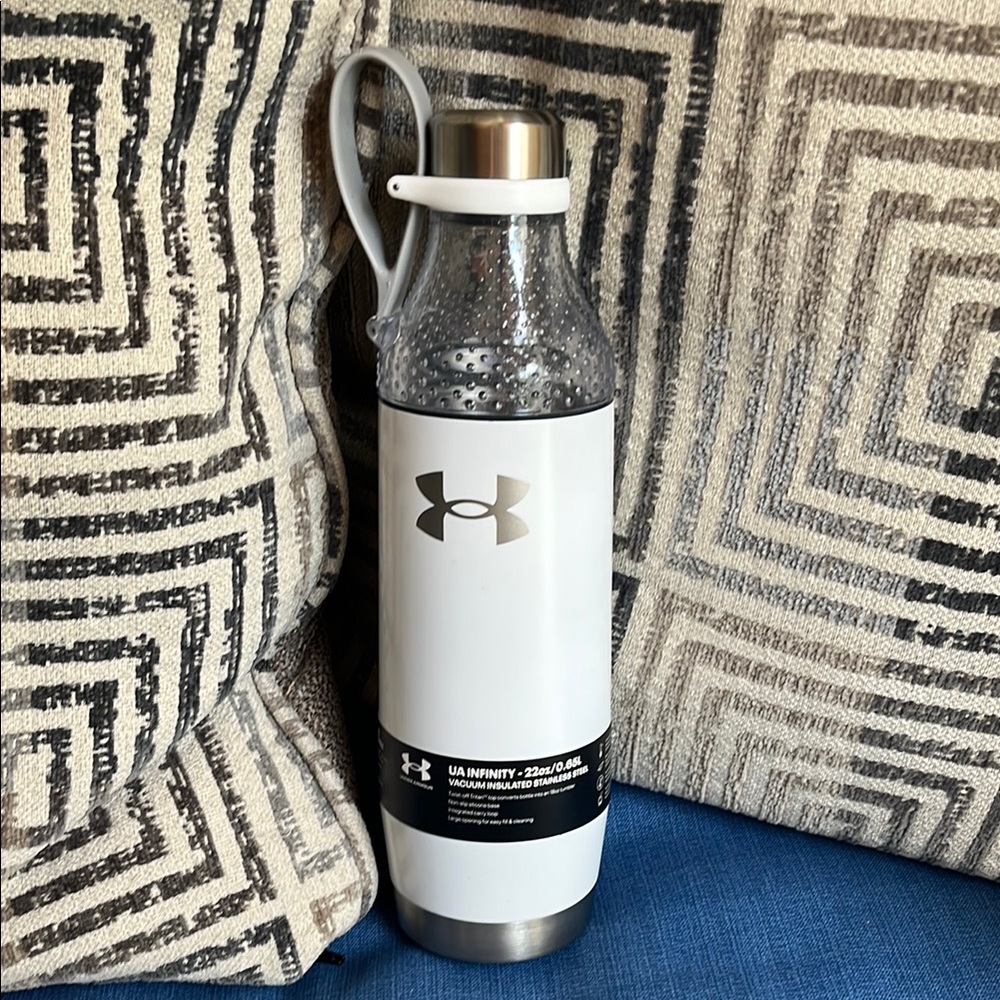 Under Armour Silver and White Hydration Bottle for Dining